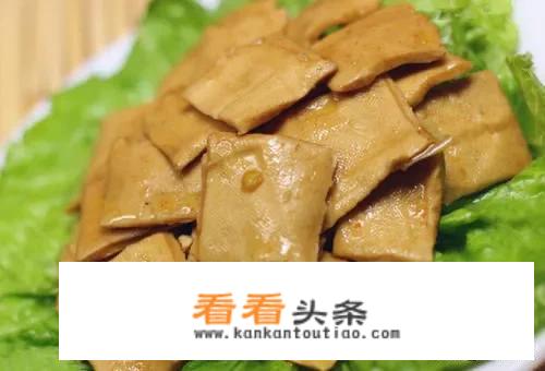 谁知道菜市场卖的手工干豆腐和机器干豆腐到底有啥区别