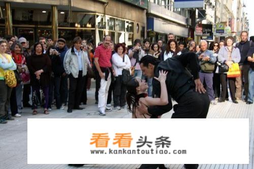 你最想去国外哪个国家生活、游玩，为什么