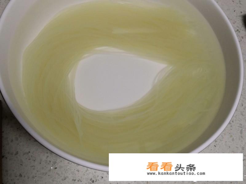 花甲粉丝金针菇怎么做