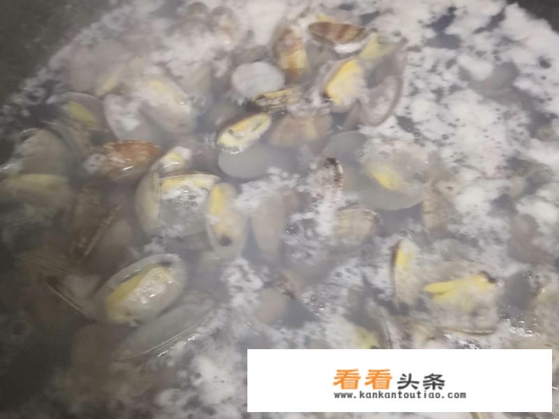 花甲粉丝金针菇怎么做