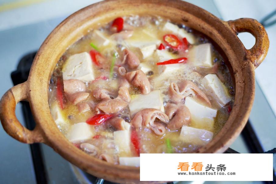 肥肠炖豆腐的家常做法是什么