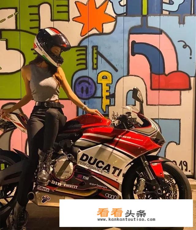 大家喜欢欧美丰满的女性，还是亚洲苗条的女性
