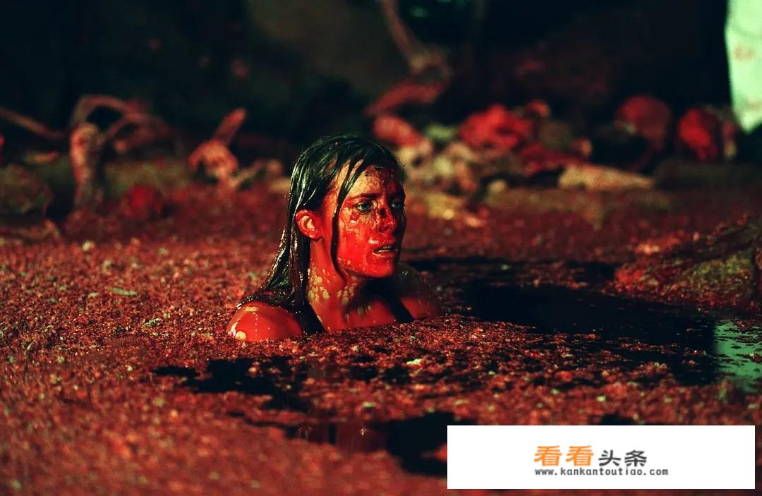 美国的一部变态血腥电影，最后一个女的被地雷炸碎了，电影里几个人是