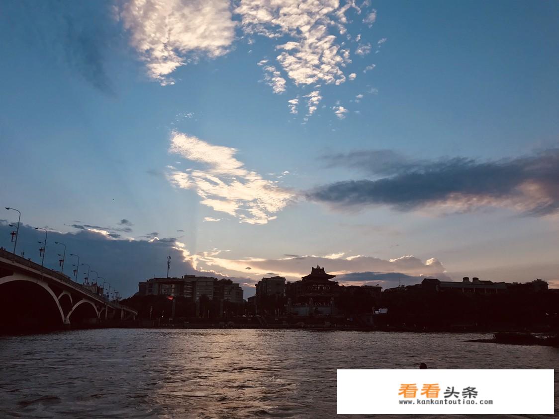 9月初适合去桂林吗？好担心雨水多不好看，想看青山绿水