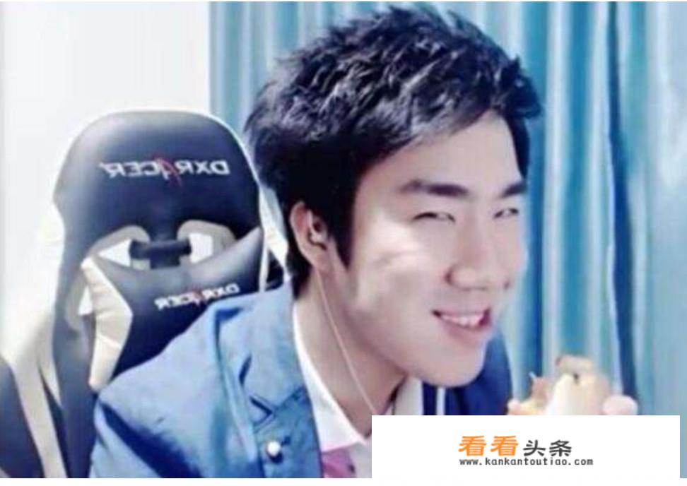 如何看待LOL骚男连麦 *** 姐游戏，全程却一声不吭，比赛结束后却被夸暖男