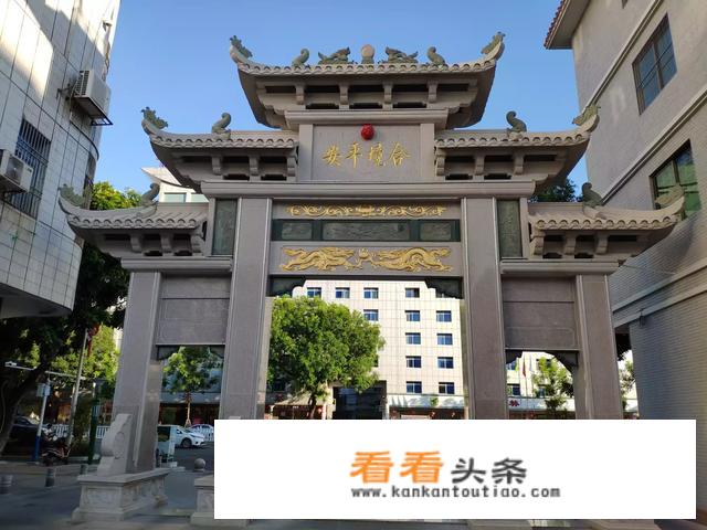 请问去旅游的背包用读书时用的书包可以吗