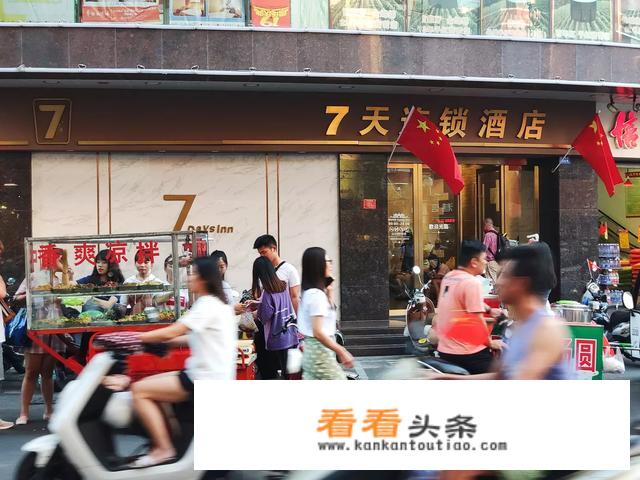 请问去旅游的背包用读书时用的书包可以吗