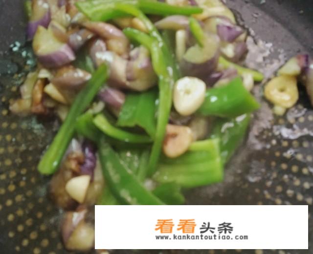 青椒炒茄子的做法