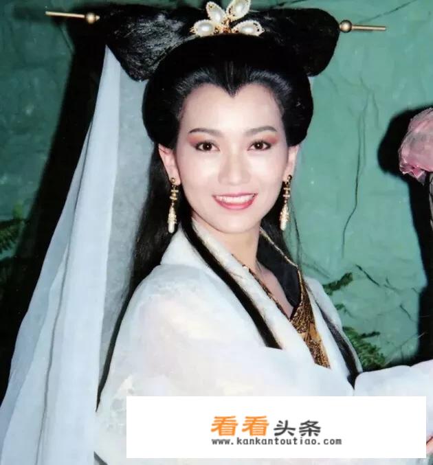 《新白娘子传奇》白素贞由蛇变成人一出场时的华丽转身，为何惊艳无数观众