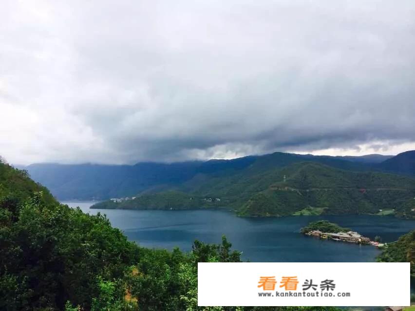 打算和朋友去泸沽湖旅游，泸沽湖好玩吗？有何好玩省钱的旅游攻略推荐