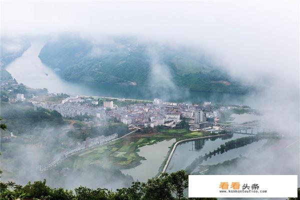 石泉古苗寨旅游开发没有,有住宿吗