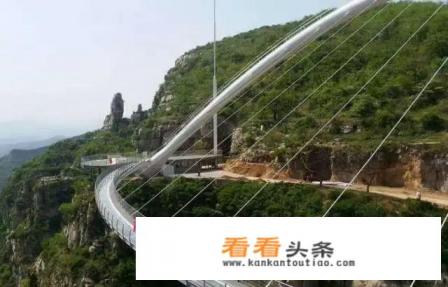 淄博新增一座悬空玻璃吊桥，免门票、免费玩！你敢来挑战吗