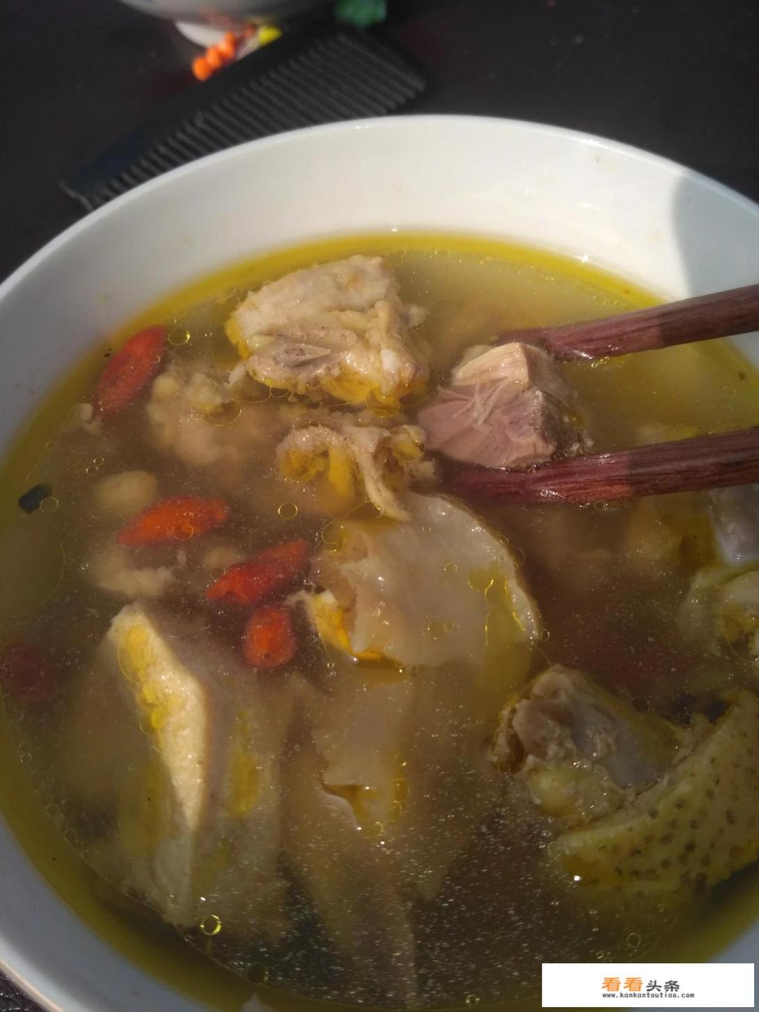 坐月子怎么炖鸡汤