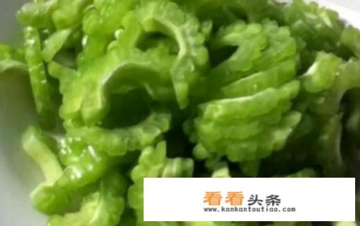 苦瓜炒鸡蛋，怎么做味道不会苦