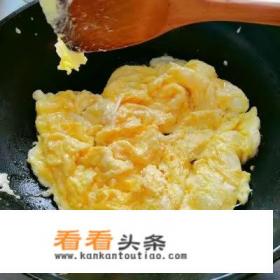 苦瓜炒蛋的做法