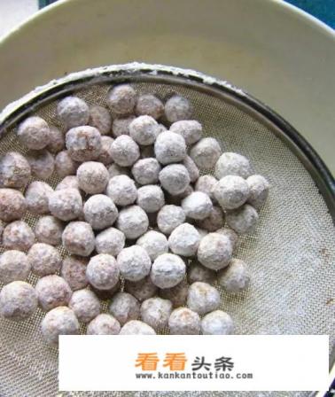 珍珠奶茶中的珍珠是用什么做的