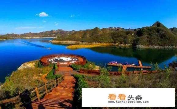 母亲岁数大了想带她出去转她腿不好景区都是大山，去哪玩合适呢