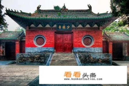 母亲岁数大了想带她出去转她腿不好景区都是大山，去哪玩合适呢