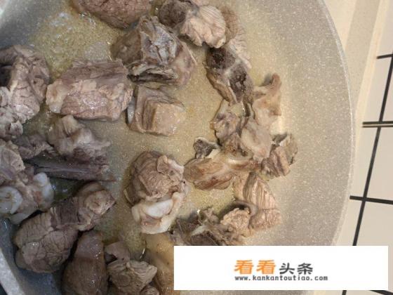 土豆炖排骨正宗做法
