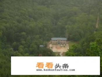 用一句话介绍你家乡的旅游景点和特色小吃，你会怎么说