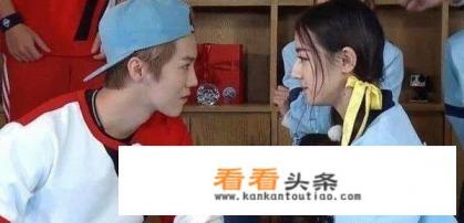 鹿晗关晓彤微博公开恋情!网友猜疑为新戏《甜蜜暴击》作宣传？还是真因戏生情