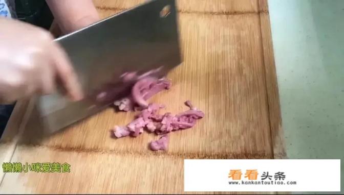 正宗的酸菜肉丝面的臊子面