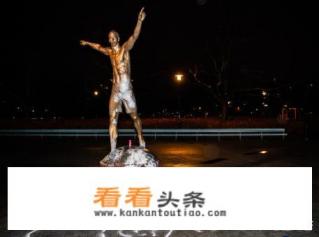 伊布雕像再遭破坏！传奇变叛徒你怎么看