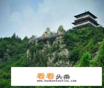 旅行跟拍摄影师大概多少钱呢，就跟着一起各地旅游的那种
