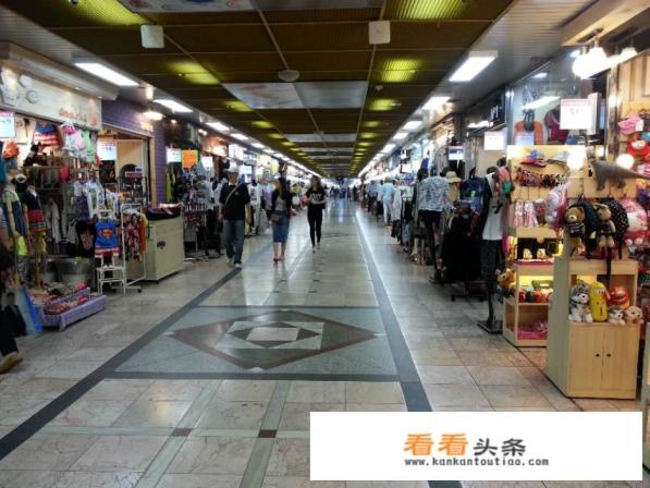 跟团旅游，对于导游的二次消费（购物和自费）你怎么看