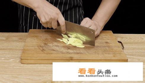 炖鲫鱼汤的正确做法