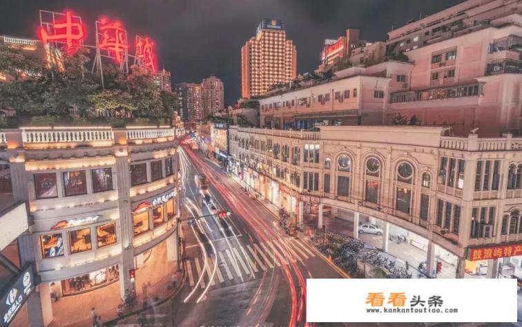 去厦门旅游，在中山路的酒店入住，五缘湾帆船、沙坡尾、曾厝垵和环岛路这几个景点的一日 *** 程应该如何安排？有哪些旅游攻略