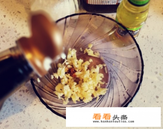 芥末木耳汁怎么调 芥末木耳汁怎么调