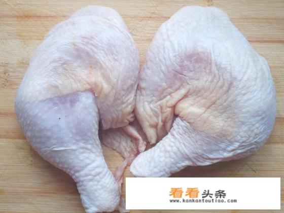 点了个宫保鸡丁,发现又酸又甜很难吃。问商家说是正宗做法