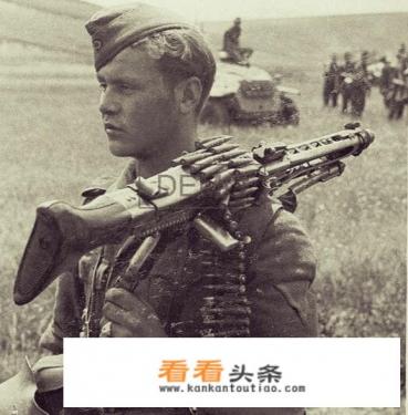 日军的92式重机枪和德军的MG42机枪相比哪个更厉害 日军的92式重机枪和德军的MG42机枪相比哪个更厉害