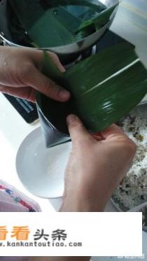 教你如何包一个三角粽子 教你如何包一个三角粽子