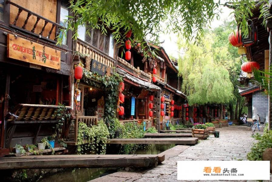 8月份武汉往返稻城的自驾游该如何规划路线 8月份武汉往返稻城的自驾游该如何规划路线