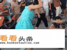 如何看待“沈阳一小伙跪马路中间，遭女伴狂扇耳光”