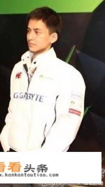 LOL草莓直播透露自己又要当爹了，负担太重，做直播只是为了讨生活，你怎么看