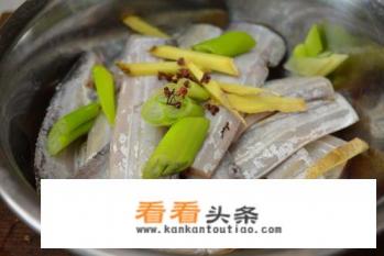 怎样炖刀鱼不易碎 怎样炖刀鱼不易碎