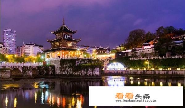 春节期间从自贡到黄果树、小七孔、镇远古城、肇兴侗寨游玩，怎么安排路线最好