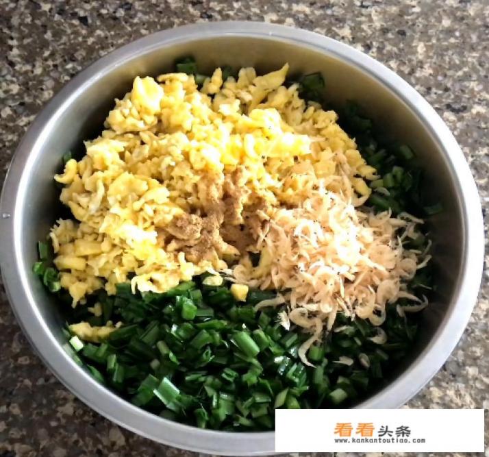 韭菜鸡蛋馅包子的做法 韭菜鸡蛋馅包子的做法