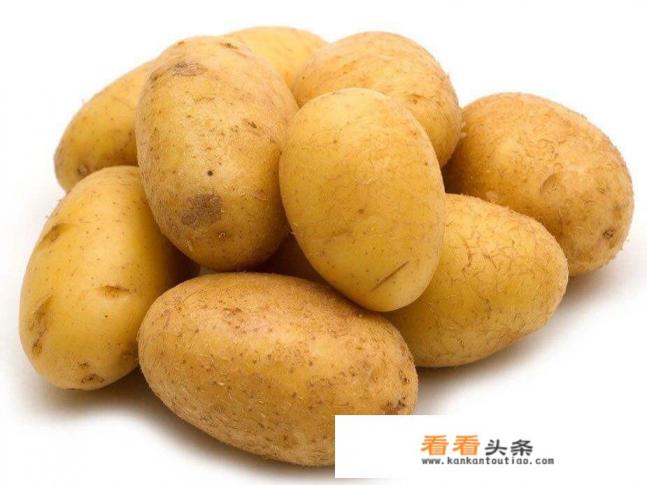 菜市场有的土豆裹了一层红土是怎么回事 菜市场有的土豆裹了一层红土是怎么回事