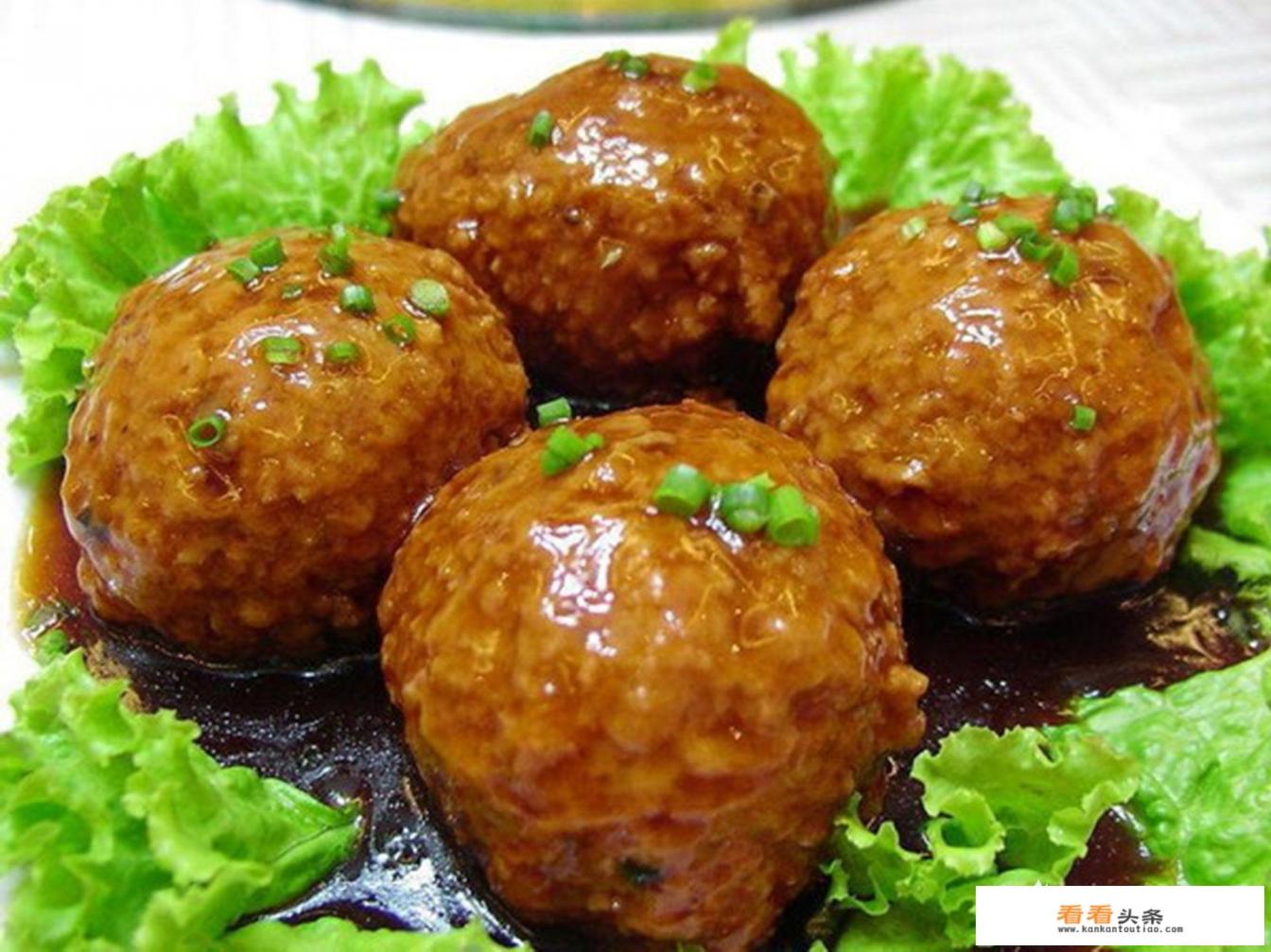 正宗红烧狮子头怎么做 正宗红烧狮子头怎么做