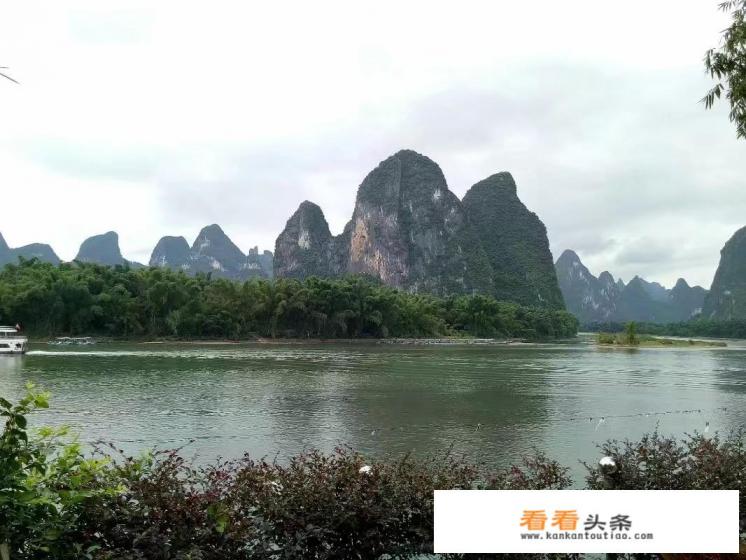 两个人计划从贵州都匀去桂林玩，怎么安排景点和时间，求攻略