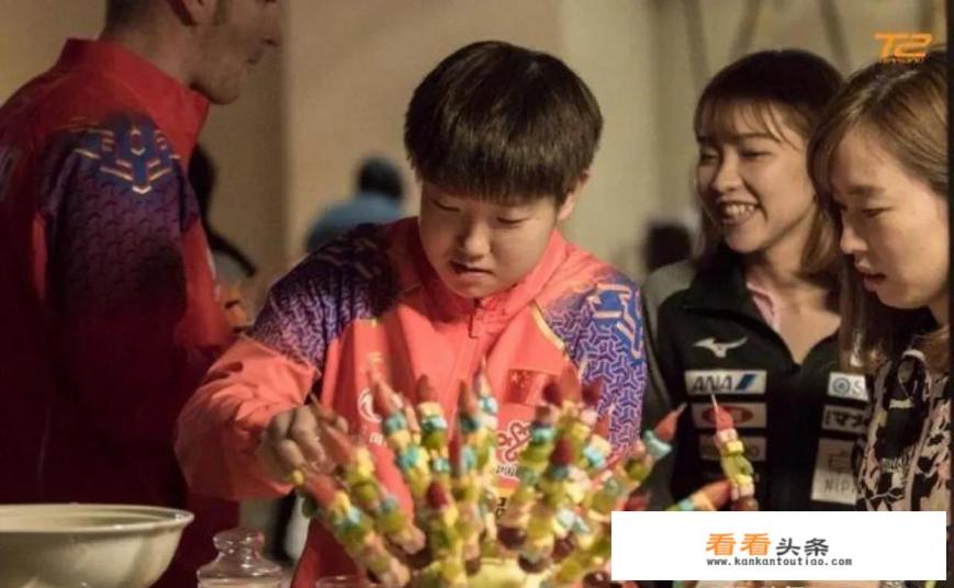 钻石画粘上卫生纸了怎么办