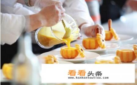 西餐用餐时上菜的顺序