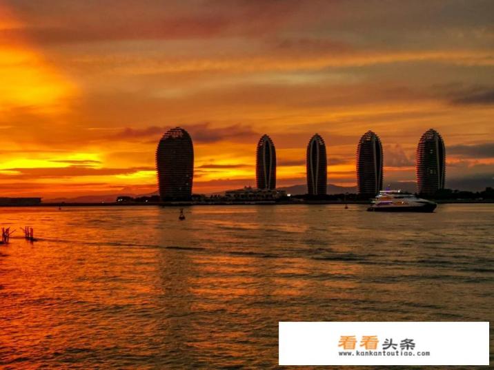 公园门票5元一张，买10送1张，有210同学去游玩，要多少元