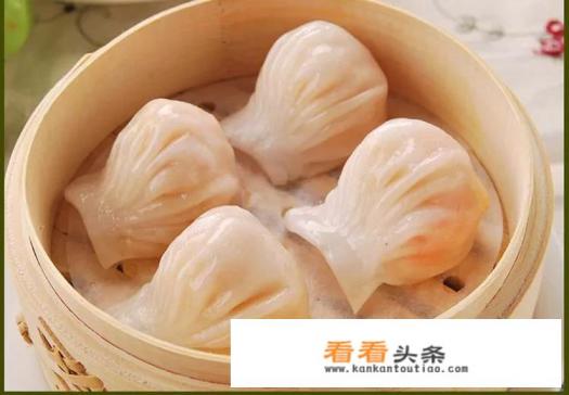 做虾饺时,怎样和面才能让做出来的虾饺呈半透明状 做虾饺时,怎样和面才能让做出来的虾饺呈半透明状