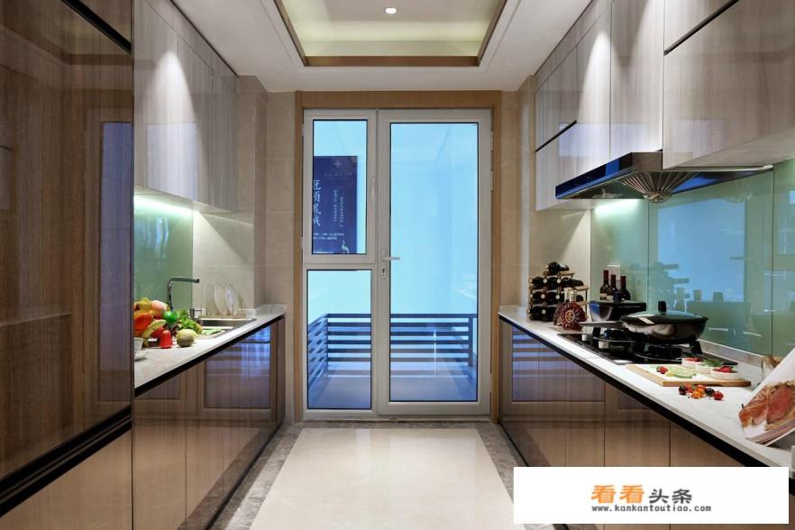 那位师傅给我推荐厨房和卫生间瓷砖装修效果图 那位师傅给我推荐厨房和卫生间瓷砖装修效果图