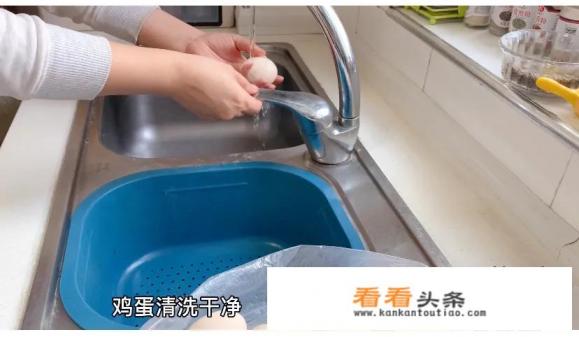 做卤鸡蛋是酱油鸡蛋一起煮吗 做卤鸡蛋是酱油鸡蛋一起煮吗